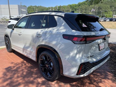 New 2026 Volkswagen Tiguan SE R-Line FWD image 6