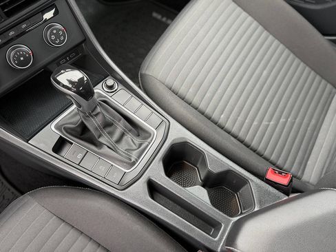 Used 2023 Volkswagen Jetta S image 59