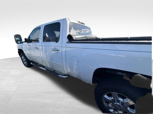 Used 2014 Chevrolet Silverado 2500 LT w/ Interior Plus Package AWD/4WD image 13