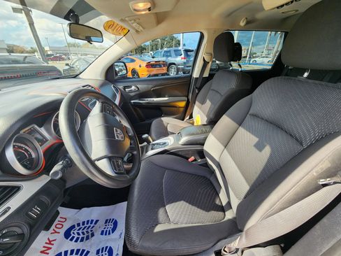 Used 2016 Dodge Journey SE w/ Flexible Seating Group image 16