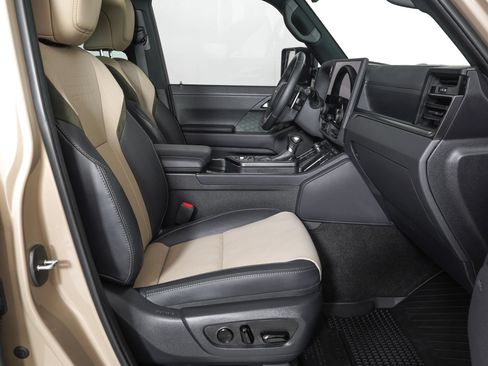 Used 2025 Lexus GX 550 AWD/4WD image 8