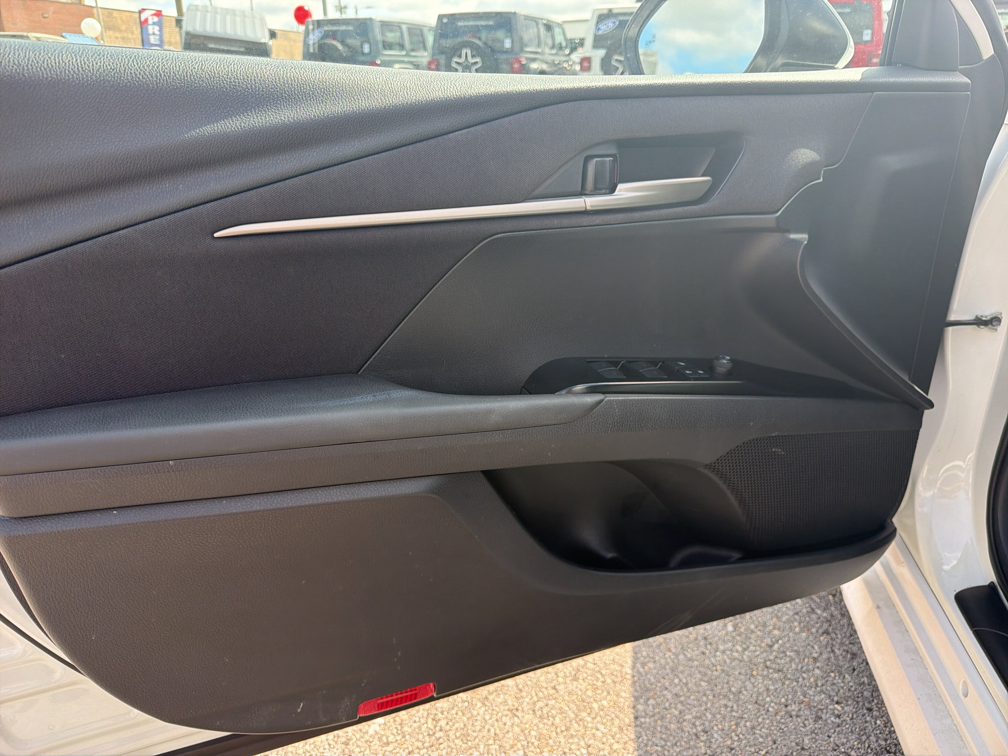 Used 2025 Toyota Camry LE FWD image 13