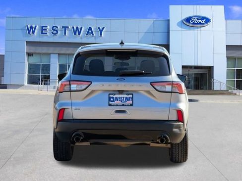 Used 2022 Ford Escape SE w/ SE Sport Appearance Package image 4