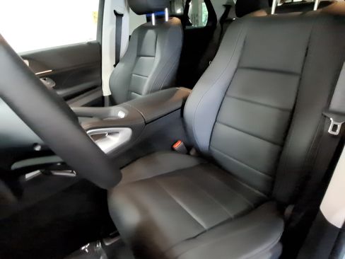 Used 2025 Mercedes-Benz GLE 350 4MATIC image 17