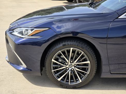 Used 2024 Lexus ES 350 w/ Premium Package FWD image 6