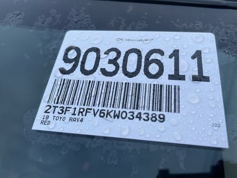Used 2019 Toyota RAV4 LE AWD/4WD image 11