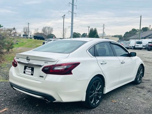 Used 2018 Nissan Altima 2.5 SR w/ SR Special Edition image 4