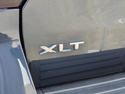 Used 2024 Ford Expedition XLT RWD image 12