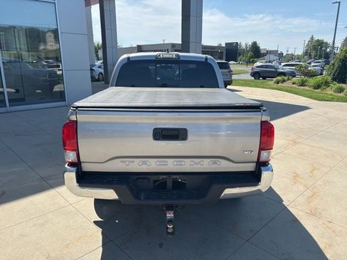 Used 2017 Toyota Tacoma TRD Off-Road w/ Tow Package (A/T) AWD/4WD image 6