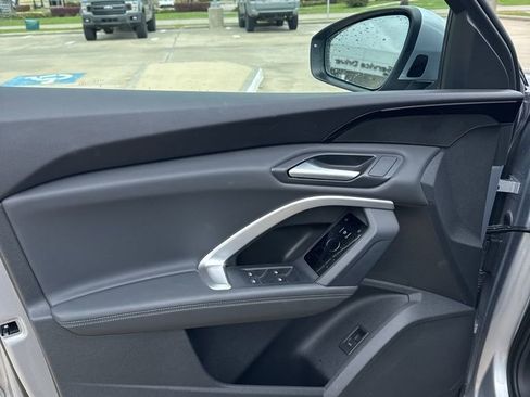 Used 2025 Audi Q5 Premium w/ Convenience Package image 7