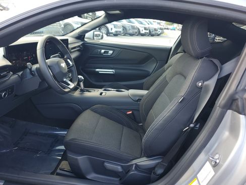 Used 2024 Ford Mustang Coupe image 11