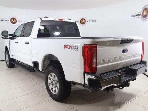 Used 2024 Ford F250 XLT w/ FX4 Off-Road Package AWD/4WD image 4