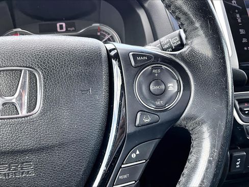 Used 2018 Honda Pilot Touring image 24