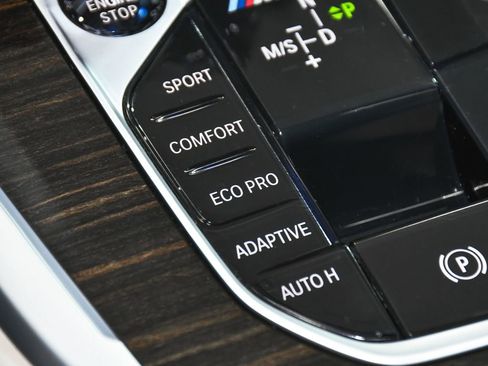 Used 2020 BMW X7 M50i AWD/4WD image 35