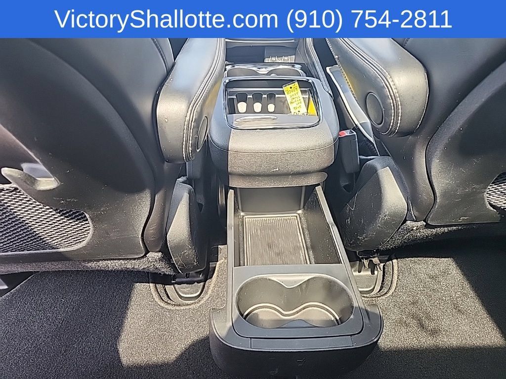 Used 2025 Chrysler Pacifica Limited FWD image 24