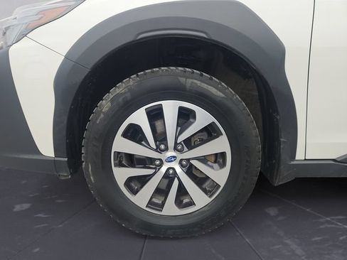 Used 2025 Subaru Outback Premium AWD/4WD image 14