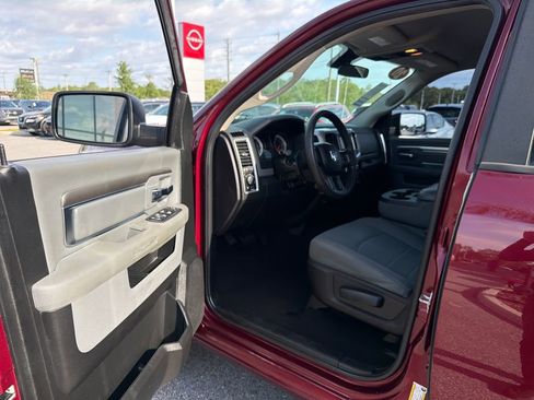 Used 2020 RAM 1500 Classic SLT AWD/4WD image 14