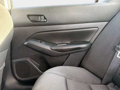Used 2024 Nissan Altima 2.5 SV FWD image 14