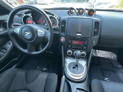 Used 2015 Nissan 370Z Coupe image 12