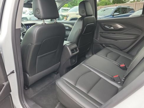 Used 2024 GMC Terrain SLT AWD/4WD image 15