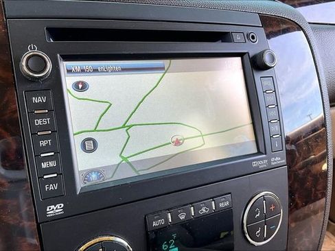 Used 2014 GMC Yukon XL Denali image 22