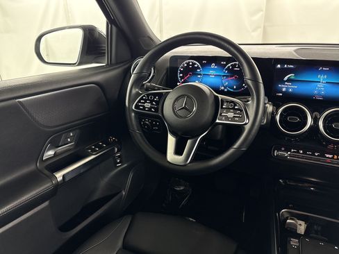 Used 2022 Mercedes-Benz GLB 250 image 29