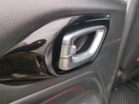 Used 2025 Jeep Compass Trailhawk w/ Trailhawk Elite Group image 25