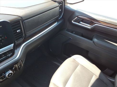 Used 2025 GMC Sierra 1500 SLT AWD/4WD image 34