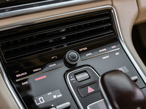 Used 2018 Porsche Panamera Turbo image 28