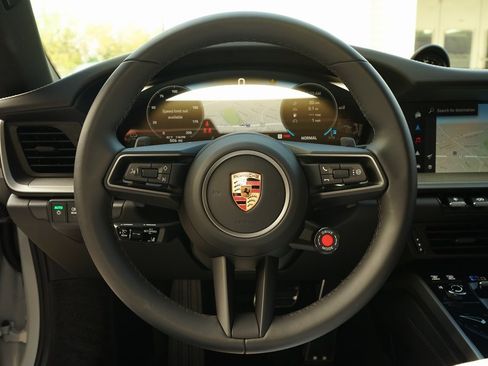 Used 2025 Porsche 911 Carrera image 13