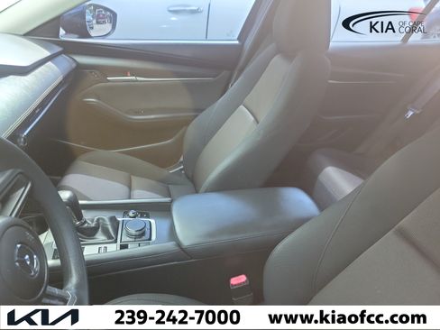 Used 2020 MAZDA MAZDA3 Sedan FWD image 6