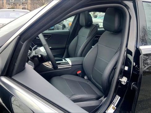 Used 2025 Mercedes-Benz C 300 4MATIC Sedan image 6