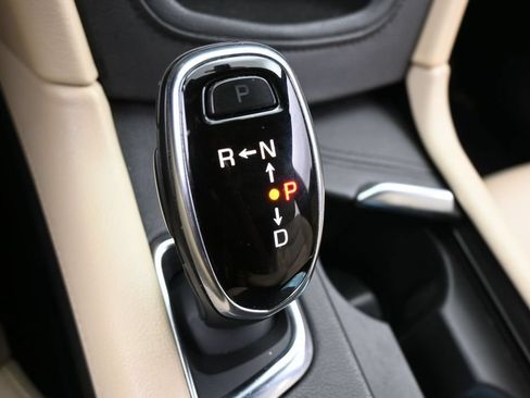 Used 2019 Cadillac XT5 FWD image 21