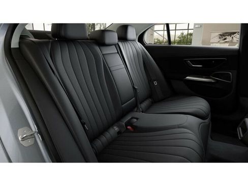New 2026 Mercedes-Benz E 450 4MATIC Sedan image 6