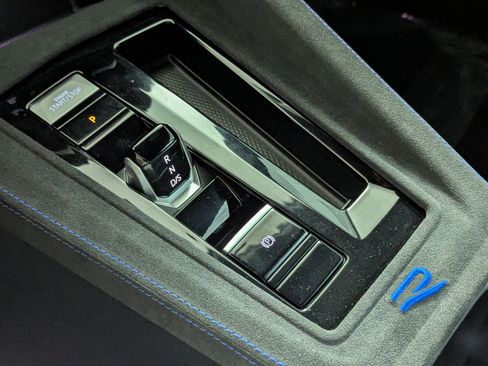 Used 2025 Volkswagen Golf R Black Edition image 22