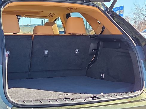 Used 2025 Lexus NX 250 FWD w/ Towing Package (2000 Lbs) image 9