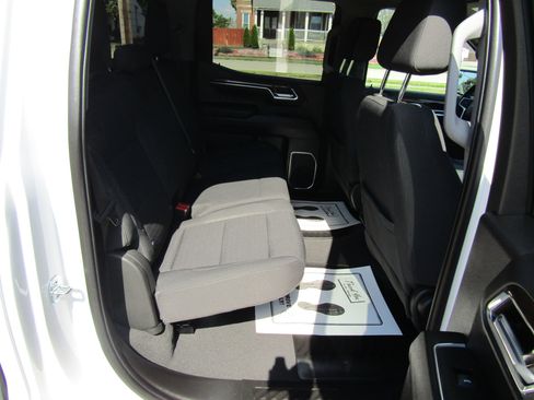 Used 2023 Chevrolet Silverado 1500 LT image 17