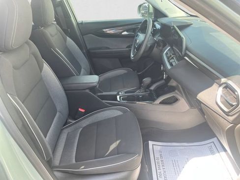 Used 2025 Chevrolet TrailBlazer LT AWD/4WD image 15