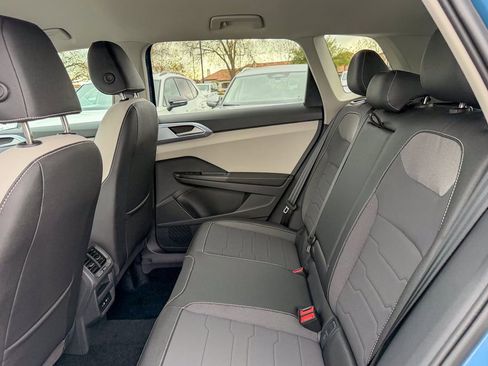 New 2026 Volkswagen Taos SE image 20