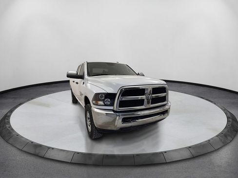 Used 2016 RAM 2500 Tradesman w/ Chrome Appearance Group AWD/4WD image 3