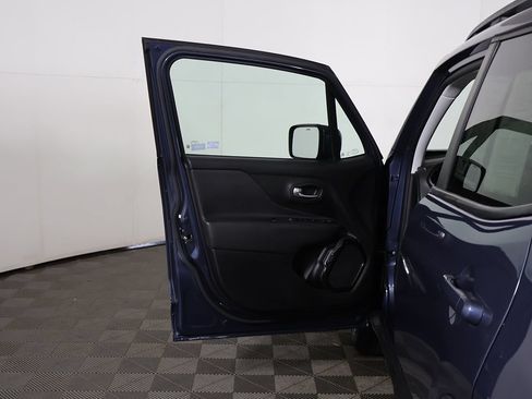 Used 2020 Jeep Renegade Altitude AWD/4WD image 15