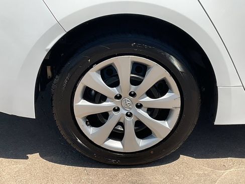Used 2025 Toyota Corolla LE FWD image 7