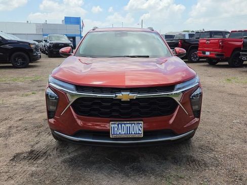 Used 2024 Chevrolet Trax LT w/ Driver Confidence Package FWD image 35