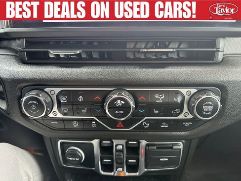 Used 2024 Jeep Gladiator Sport AWD/4WD image 15