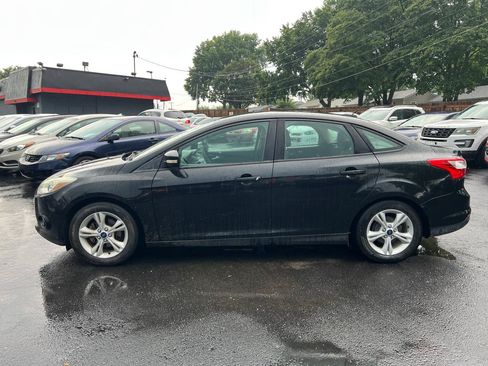 Used 2014 Ford Focus SE FWD image 2