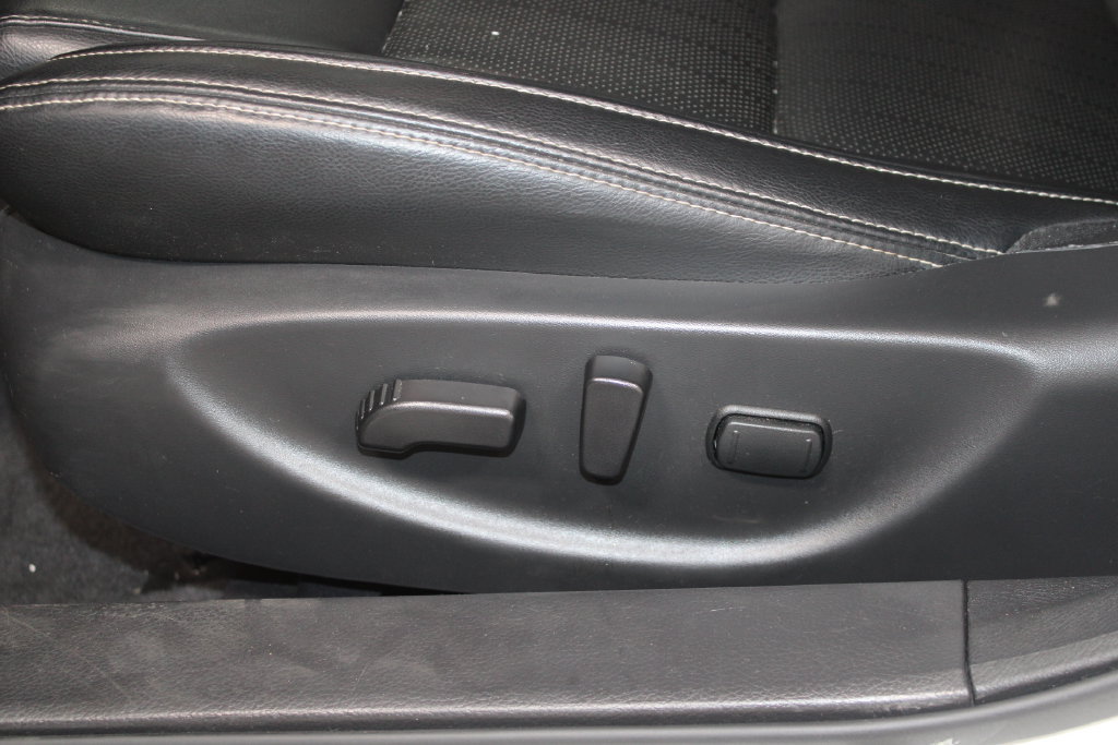 Used 2023 Nissan Maxima SV w/ Floor Mat Group FWD image 24