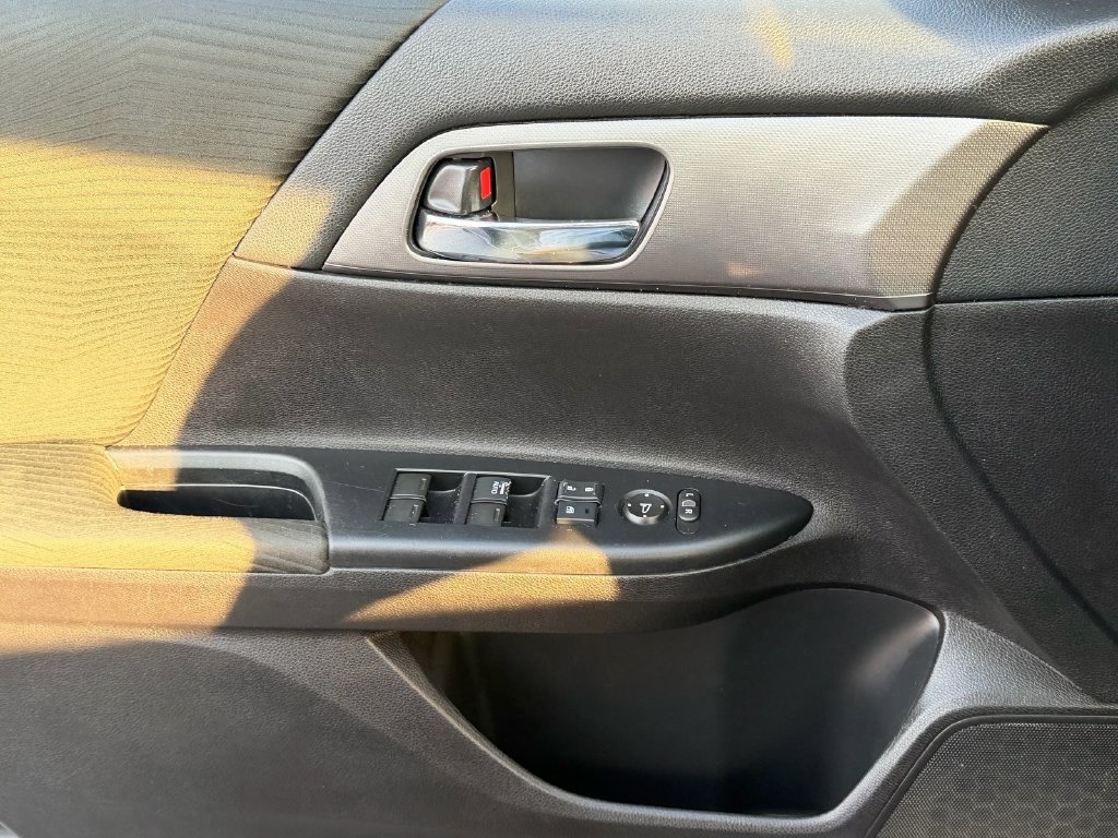 Used 2015 Honda Accord LX image 24