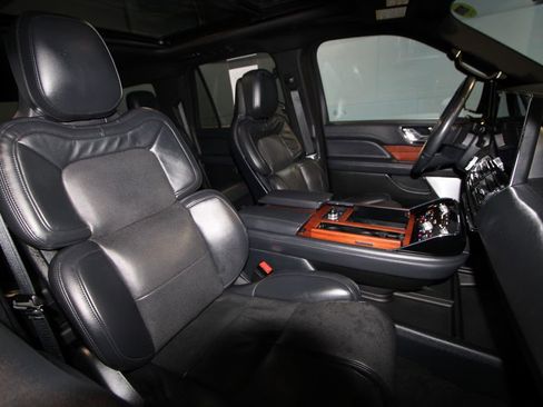 Used 2024 Lincoln Navigator L Reserve AWD/4WD image 25