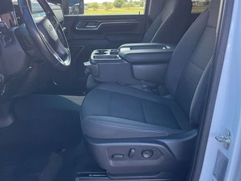 Used 2024 Chevrolet Silverado 3500 LT w/ Convenience Package AWD/4WD image 11