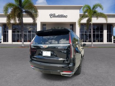 Used 2022 Cadillac Escalade Premium Luxury w/ LPO, Illumination Package RWD image 13